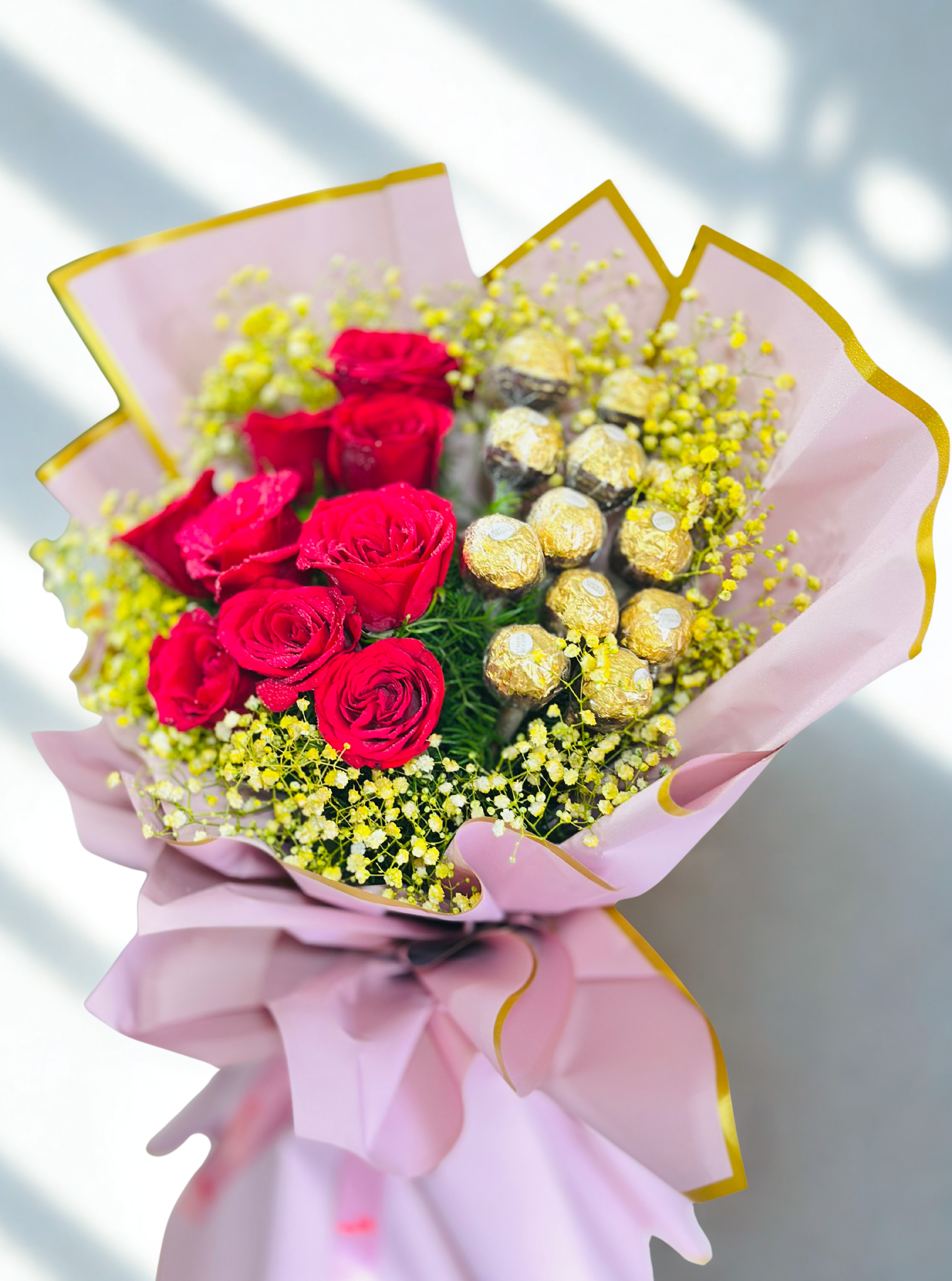 Flowers & Chocolate Bouquet Combos in Padubidri | Jasmineland.in